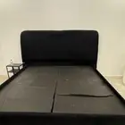 سرير نفرين لون اسود
