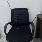 طاولة واثنين كرسي واثنين كرسي كرسي مدير