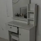 للبيع غرفة نوم كامله مع تلفاز