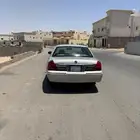 فورد مركيز 2010 ذهبي