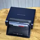 محفظة بطاقات تومي هيلفيقر