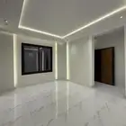 للبيع دور أرضي 6 غرف بحوش كبير قريب من مطار أبها والمنتزة