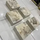 طاولة خدمة معها الصغار