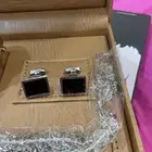 ساعة وحدة رجالي وحدة نسائي