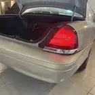 اصطب خلفي يمين فورد كروان فكتوريا نظيف