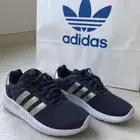 اديداس حذاء
