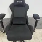 كرسي قيمنق نظيف