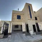 للبيع روف علوي بدرج خارجي بالقرب من المطار ومقابل نادي ضمك