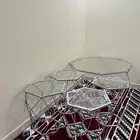 طاولة نظيفه جدا  مافيها اي ملاحظة