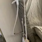 مكوى ومكنسه وشجره زينه ومرايه كبيره