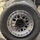 جنوط كي ام سي مع كفرات حجري