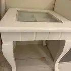طاولة بيضاء مربعه بيع مستعجل رخيص