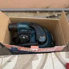 سجاد 3 قطع مقاس 1 5  2 ومقاس3 4ومقاس 1 4 مع مكتبه و3 طاولات