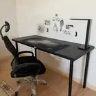 طاولة ايكيا وكرسي