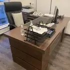 مكتب اداري للتقبيل بفالي سنتر بالطايف.