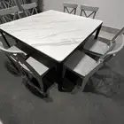 طاولة طعام