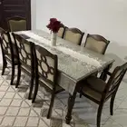 طاولة طعام