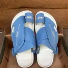 حذاء شرقي مطرز