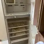 عندي ثلاجة هيتاشي و فريزر جينرال للبيع