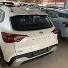 نيسان ميجنت 2025 استاندرد او نص الف الوان متعدده