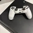 سوني 4 نضيف معه يده اصليه وسلك شاحن