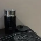 ألة خض الحليب من شركة NESPRESSO أصلي