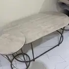 طاوله قهوه مع 2 خدمه ب50 ريال