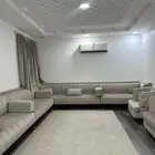 اثاث صالة وطاوله كبيره مع طاولات خدمة 3