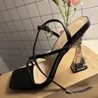 كعب أسود عالي