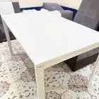 طاولة طعام ايكيا و 4 كراسي