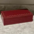 علبة نظارة كارتيه اصلي بحالة ممتازه مع الكيس كارتير سانتوس