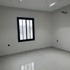 روف بحي السلامة1 بمساحه 198م 5غرف ب 780ألف متبقي واحد