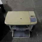 طابعات وشاشتين كمبيوتر
