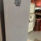 ثلاجه حجم كبير يبيلها تنظيف وخربانه ماتبرد