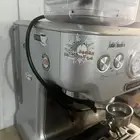 الالة قهوه مع مطحنه لي الاسبرسو وV60 ممتازة خاليه من اليوب