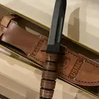 سكين من شركة KA-BAR الشهيرة