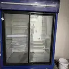 للبيع ثلاجة بابين ورفوف