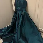 فستان للبيع ب 50 ريال
