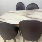 طاولة الطعام