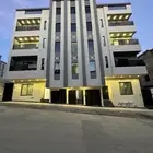 للبيع بجوار كوبري مطار أبها شقق تمليك علوي مع سطح خاص