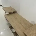 طاولة للبيع مع طاولات الخدمه