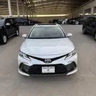 للبيع تويوتا كامري 2024 - فل كامل هايبرد - بحالة الوكاله