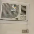 اثنين مكيفات للبيع نظيفة