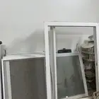 شبابيك عدد7زجاج سكوريت اللون عسلي عاكس ارتفاع93عرض 75
