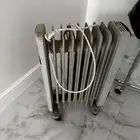 دفاية زيت وسيارة شحن