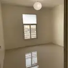شقة غير مؤثثه للإيجار