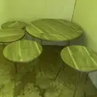 موجود طاولات نضيفه وطاوله شاشه وكرسي نوم أطفال كلها نضيفه