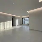 للبيع روف بمساحة كبيرة بجانب مسجد وجميع الخدمات سعر 700الف