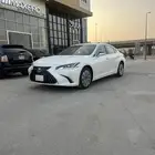 تاجير سيارات بسايق بالساعة واليوم سيارات مميزة vlp