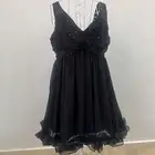 فستان اسود قصير